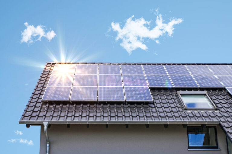 Panouri fotovoltaice și cele 7 avantaje.